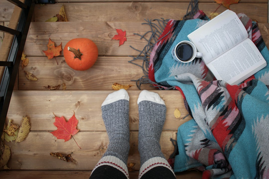 Oosters wandtapijt met warme herfstkleuren. Oosters wandtapijt met warme herfstkleuren.